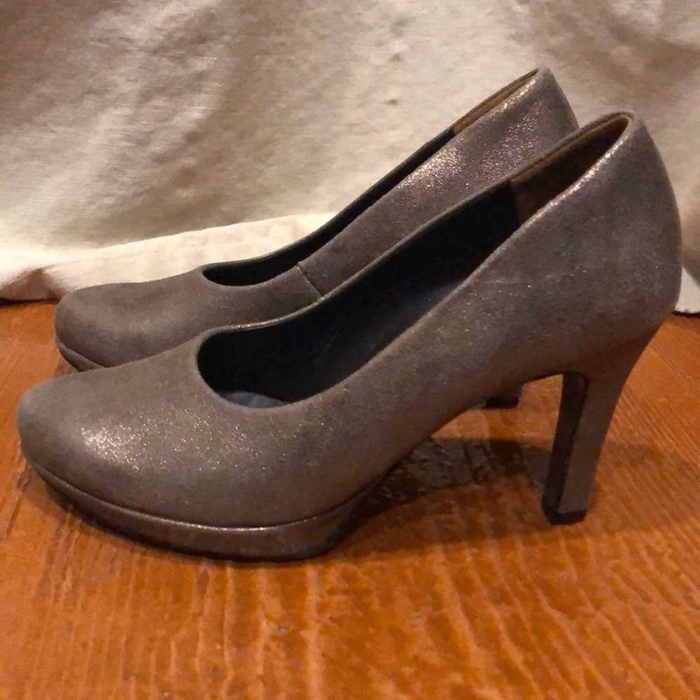 Paul green platform pumps size 6.5